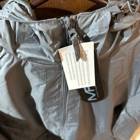 Blueish grayish light weight rain jacket - Picture 4 of 7